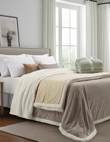 Frazada  Suiza doble de coral emboss con reverso de corderito  KING JEAN CARTIER