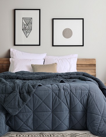 Edredón de corderoy con reverso de corderito al tono KING PALETTE