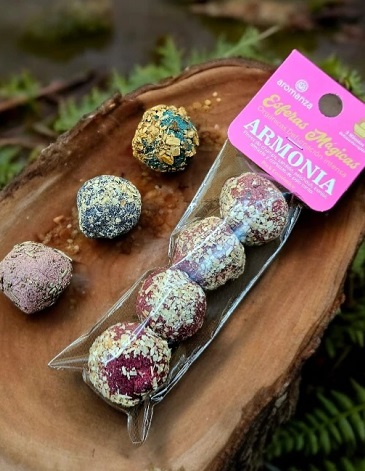 Esferas magicas  x 4 unidades colgables AROMANZA